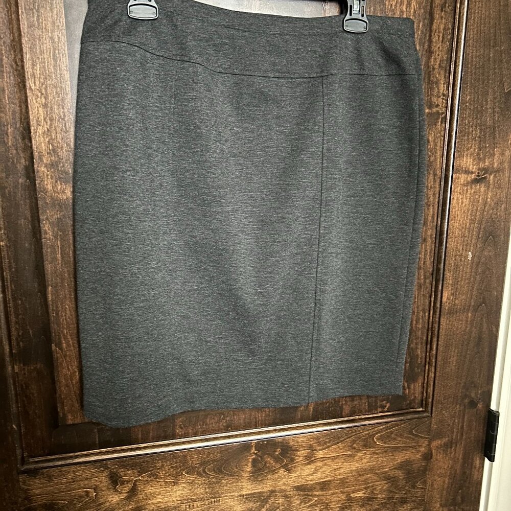 Ellen Tracy charcoal knit skirt - large